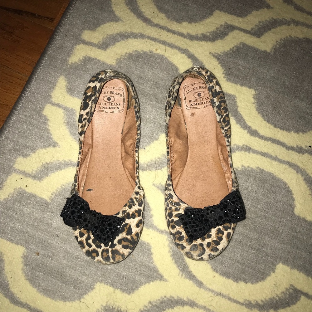 Cheetah flats with black bows